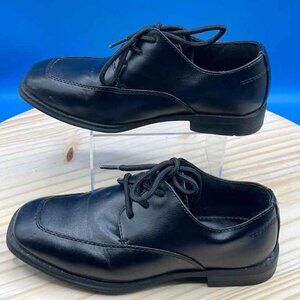 LIKE NEW SONOMA BOYS MEMORY FOAM DRESS SHOES